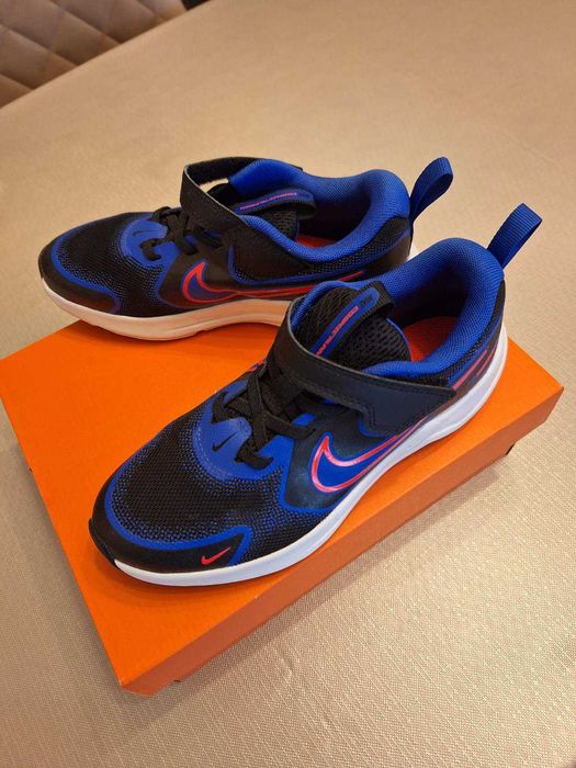 Продавам чисто нови маратонки Nike