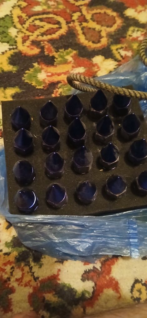 Продам колёсные болты
