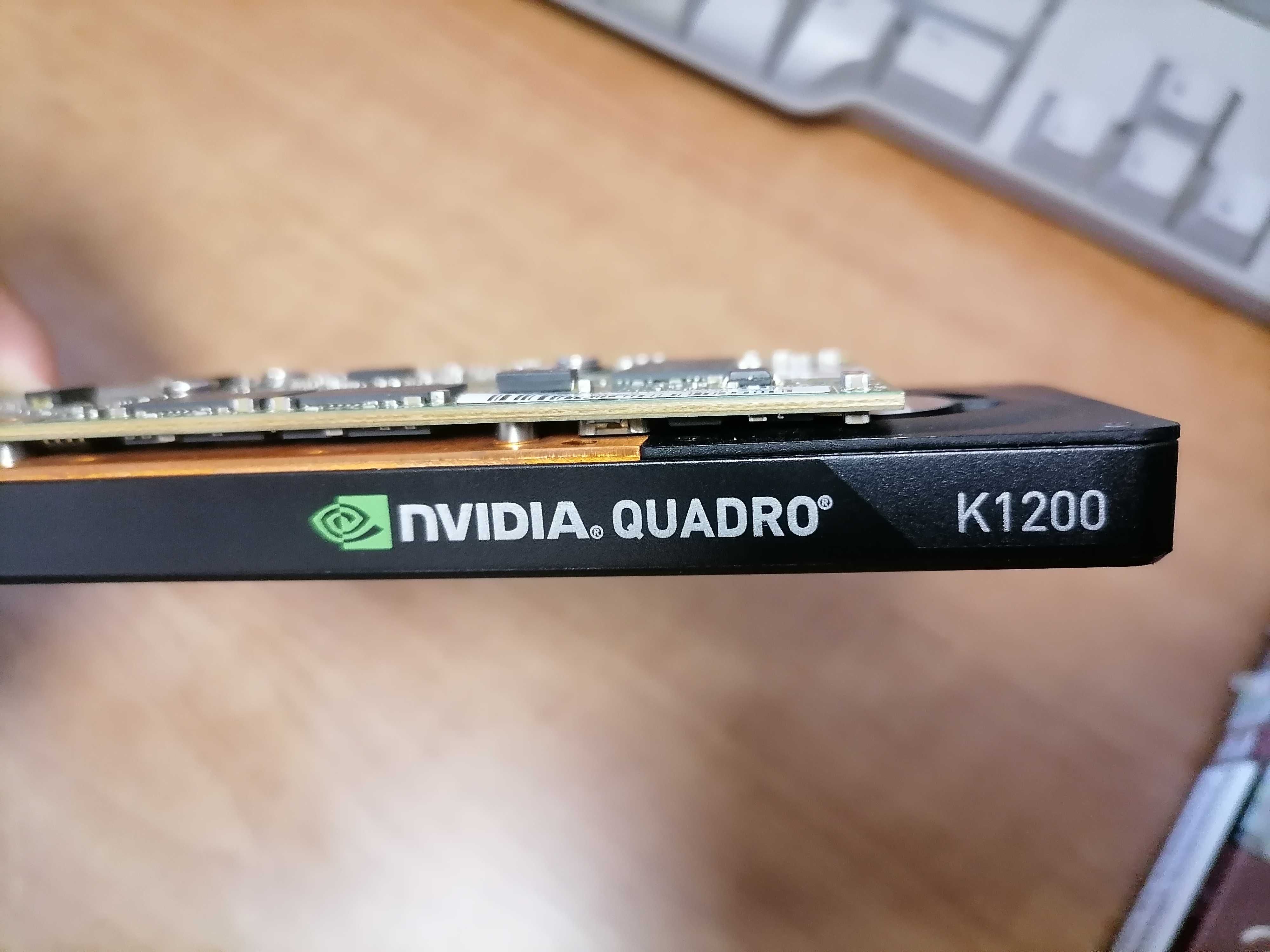 NVIDIA QUADRO K1200 като нова и кабел за нея за свърз. към монитора