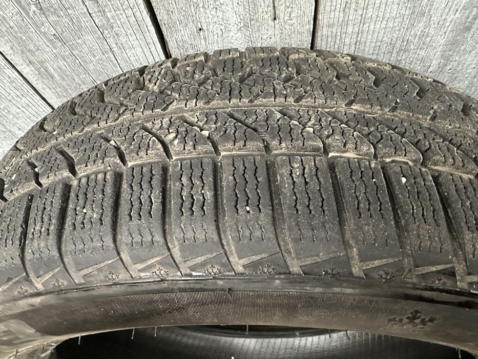 Vand anvelope iarna 215/55 R18 Goodride