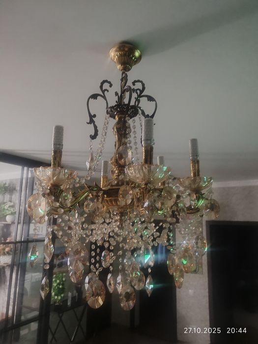 Продаётся люстра