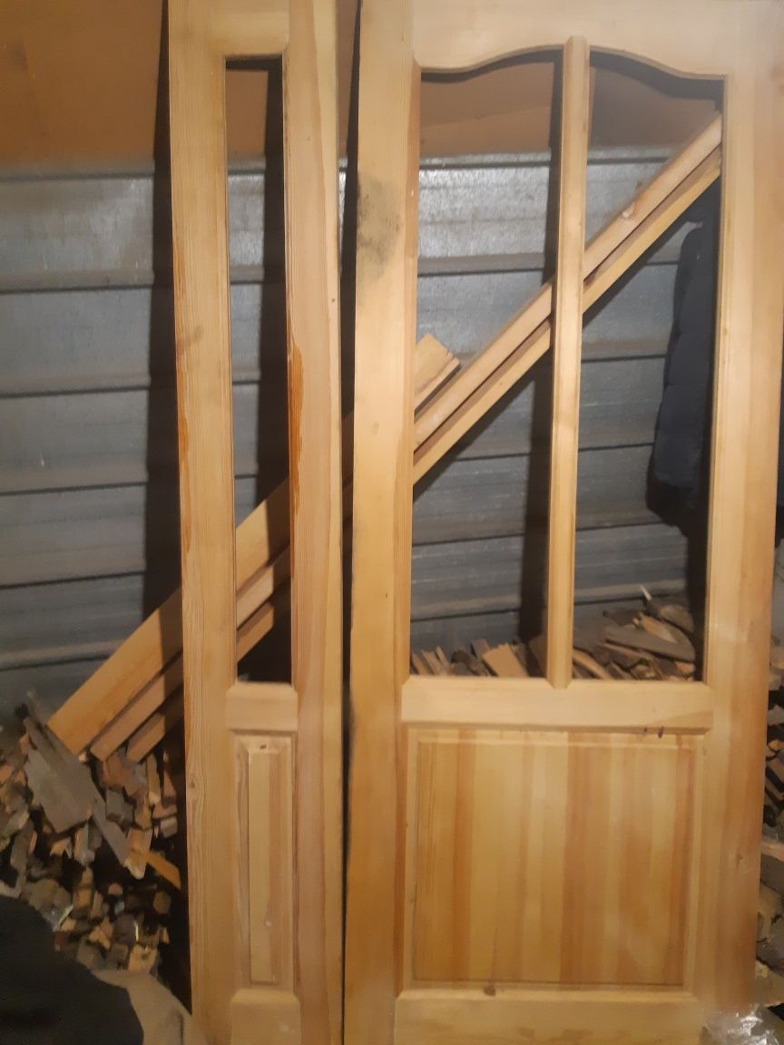 Продам дверь меж комнатную деревянную новую двух ствлрчатая за 150000т