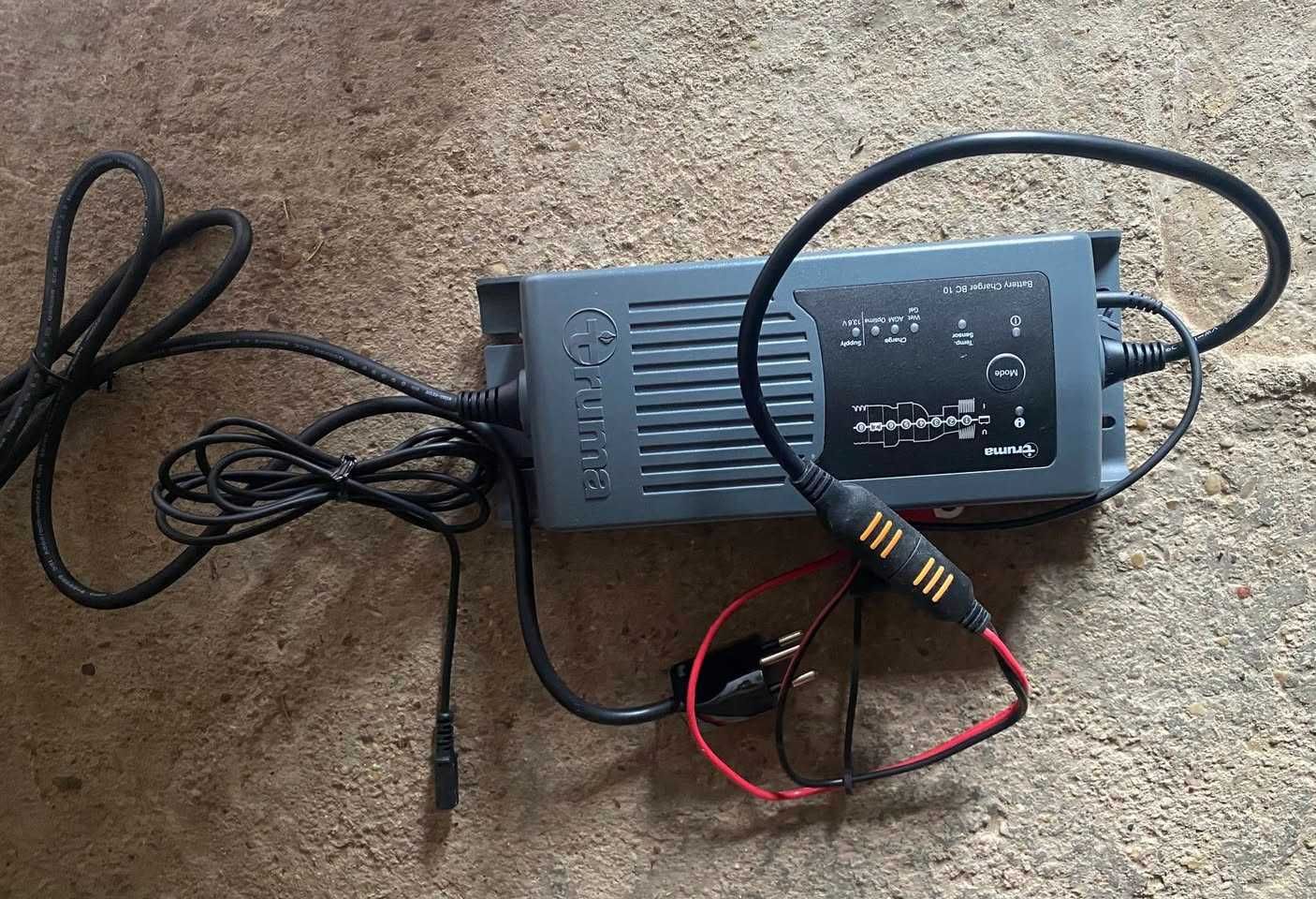 Зарядно Truma BC10 и акумулатор Optima 12V 38 Ah