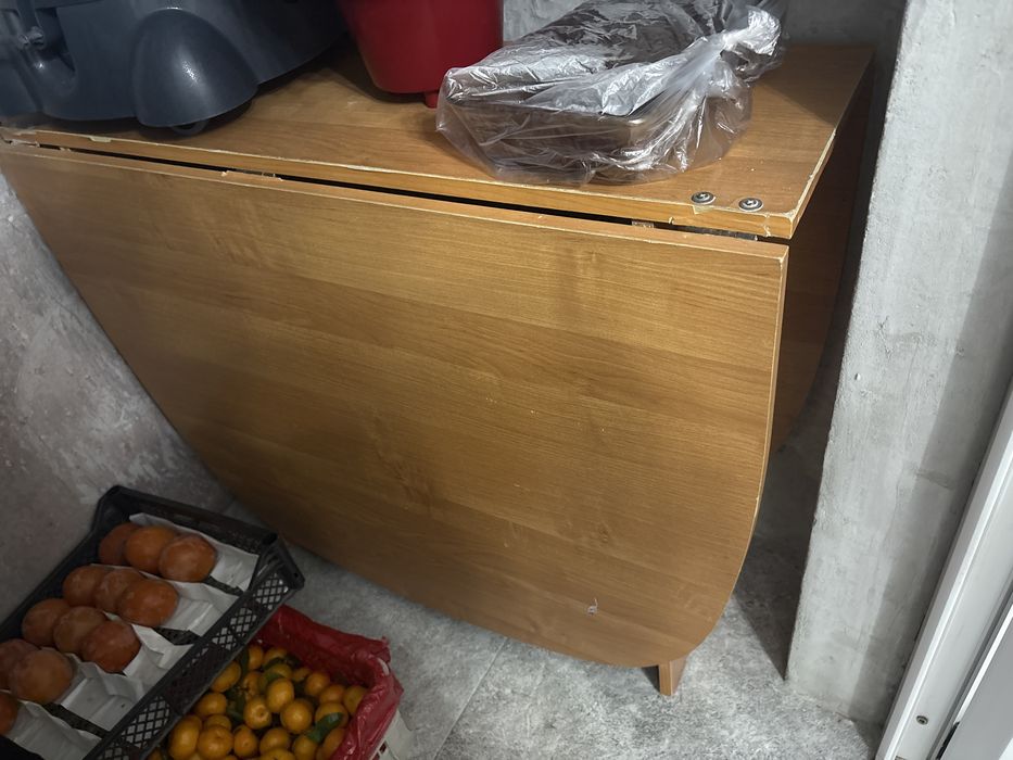 Стол книжка, в зорошем состоянии,