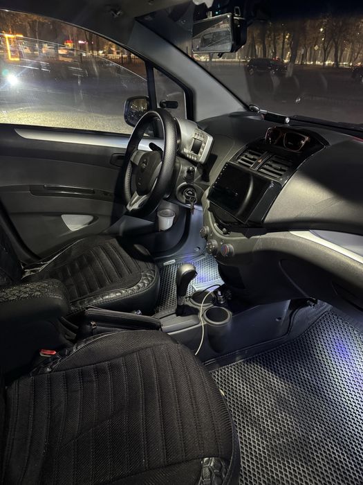 Spark sotiladi 2015 yil oq