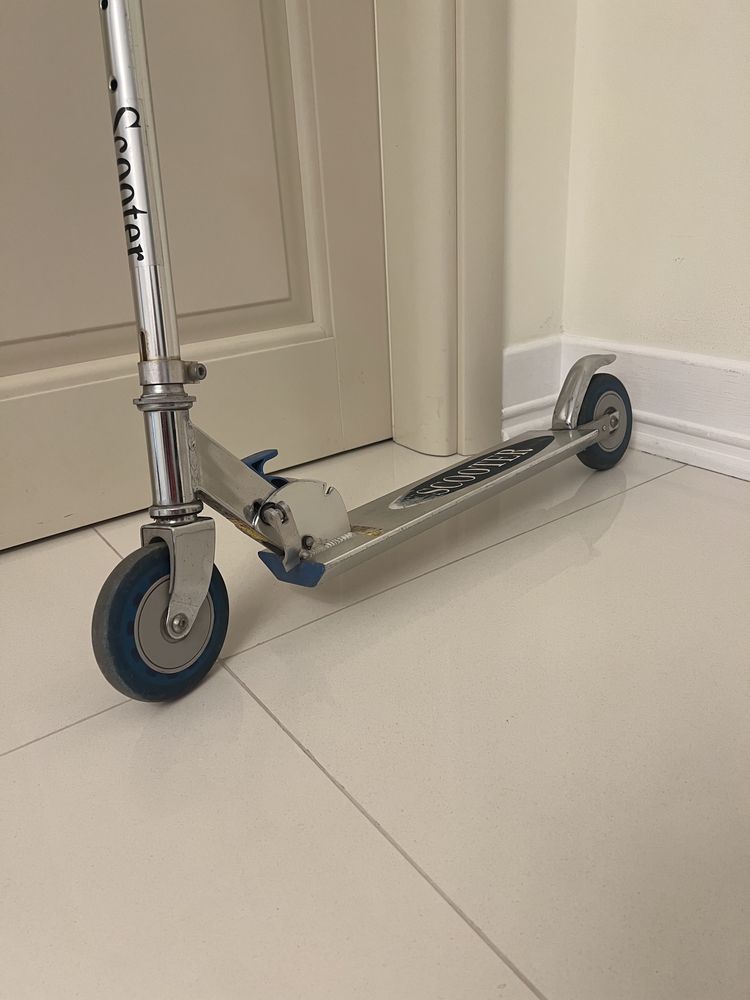 Trotineta pliabilă cu 2roti scooter