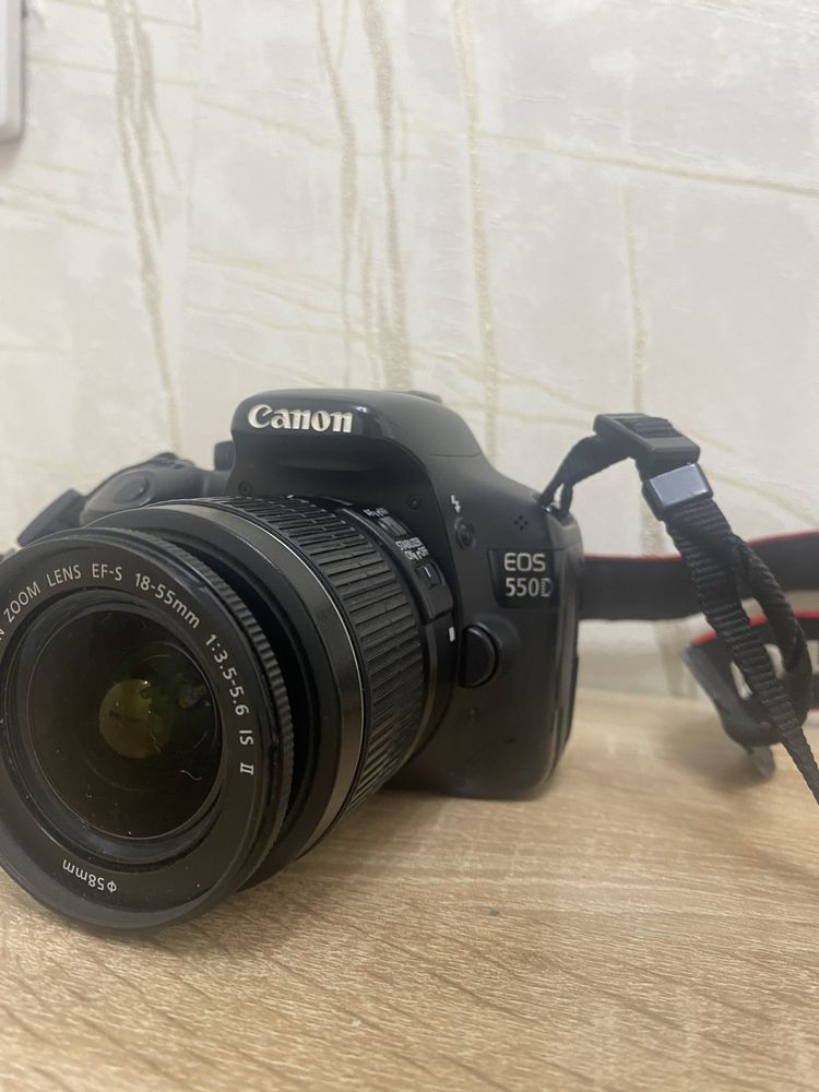 Продам фотоаппарат Canon 550D