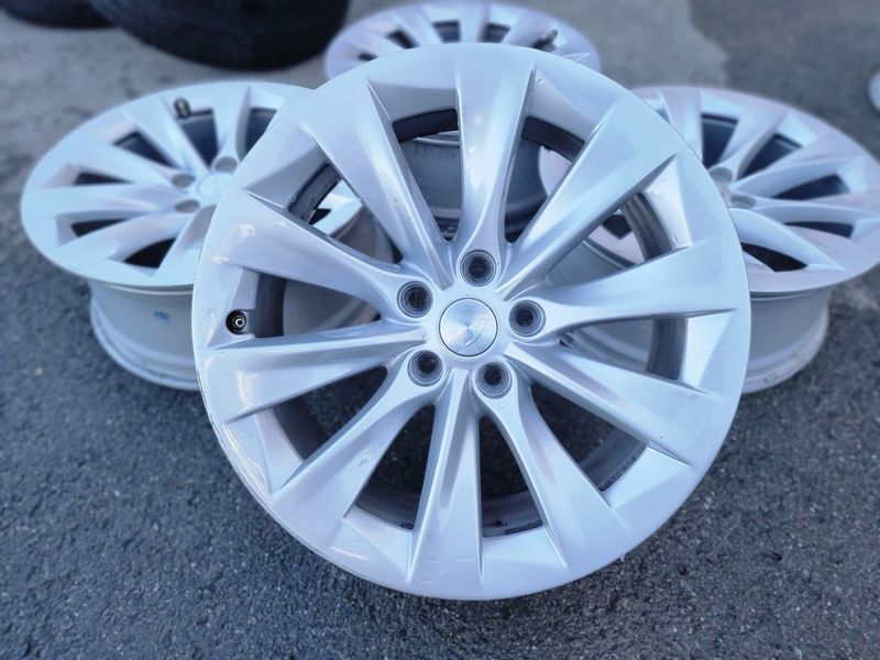 19цола 5x120 Tesla S,Тесла S 4бр Оригинални