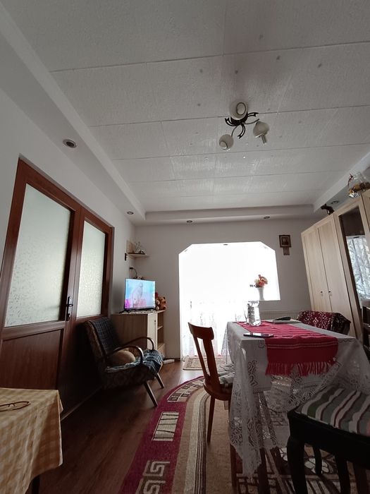 Vând apartament cu 2 camere!