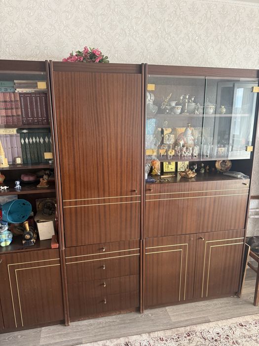 Продается стенка в хорошем состоянии в полном комплекте