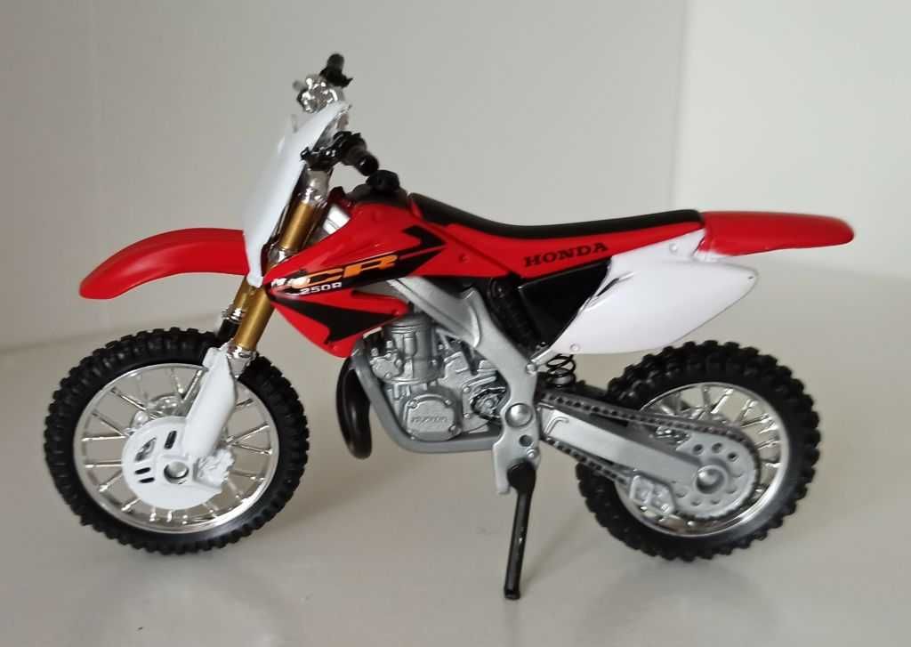 Macheta motocicleta Honda CR250R - Welly 1/18