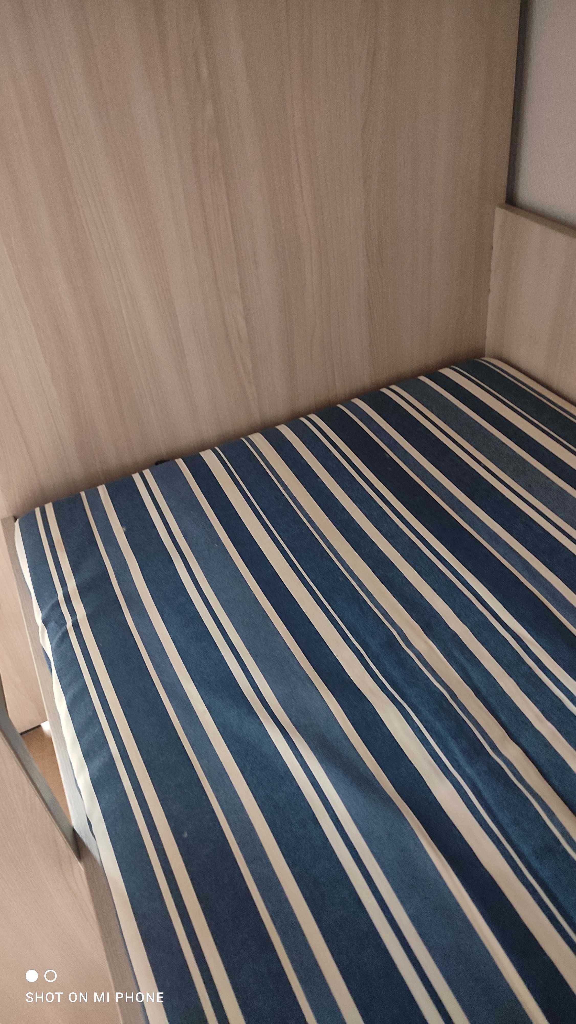 Кровать двухъярусная с матрасами