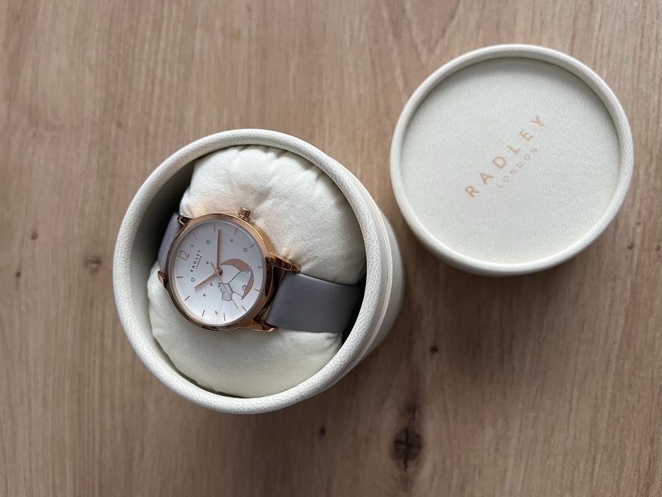 Ceas Radley dama