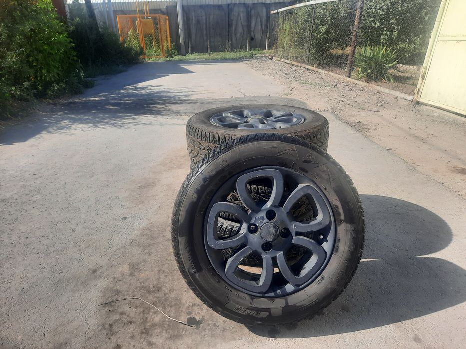 Продам колеса с зимней резиной  Riken R15