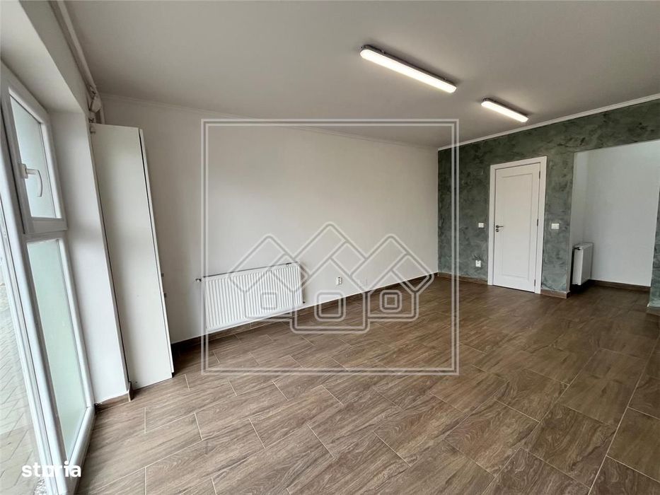 Spatiu comercial de vanzare - 22 mpu - vitrina la strada - Magnolia