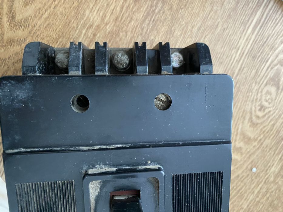 Шалтер от 500V до 200V-300A