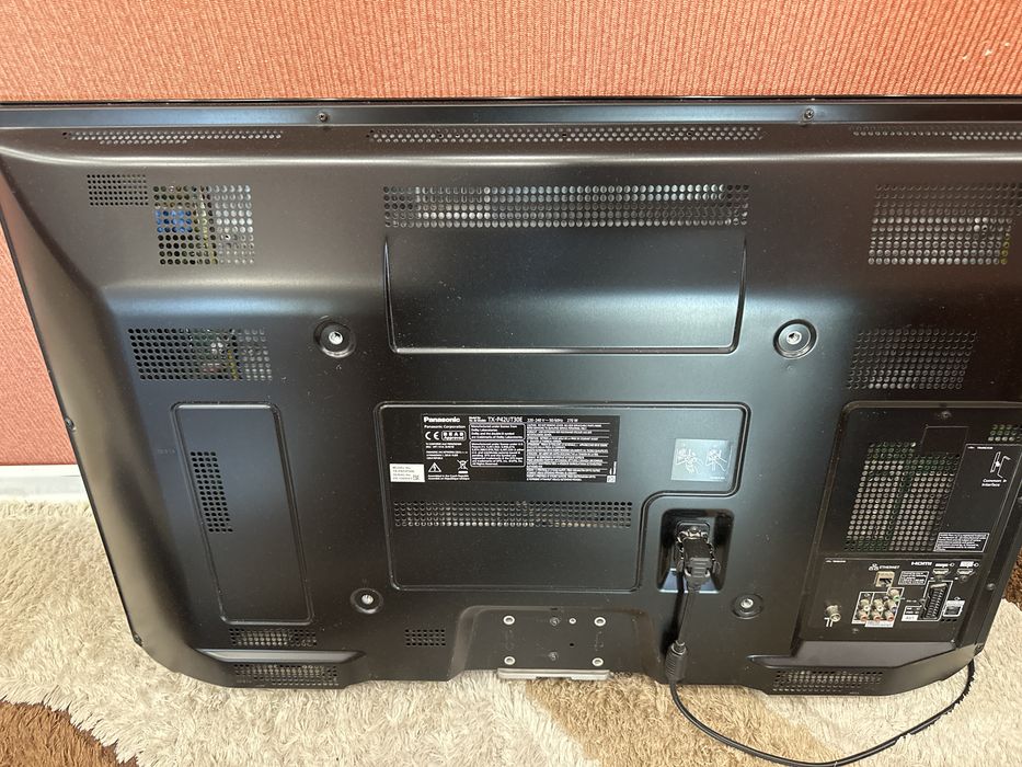 Телевизор пррдается.