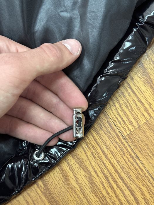 %DISCOUNT% Geaca Hugo Boss Neagra Lucioasa Premium Puf Unisex