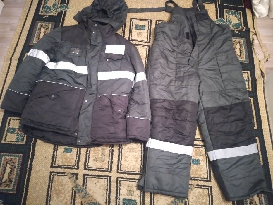 Продам зимнюю спец одежду