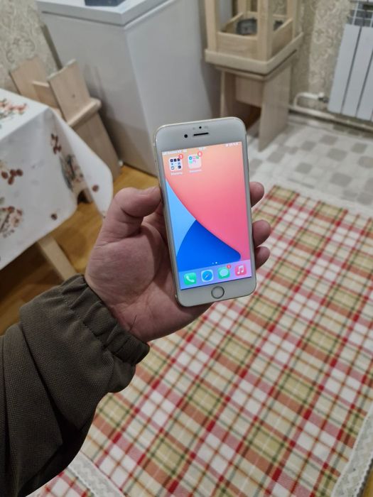 Продам IPhone 6s