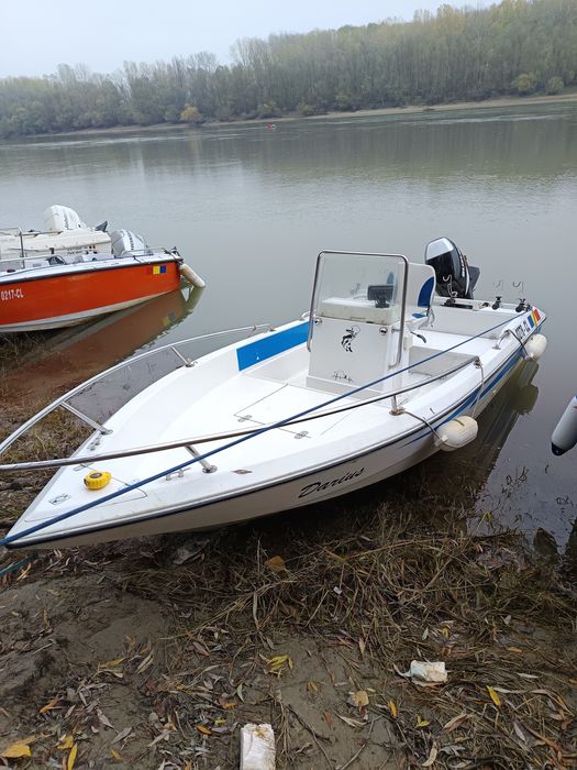 Barca open 460 .consola centrala. Suzuki 50 hp