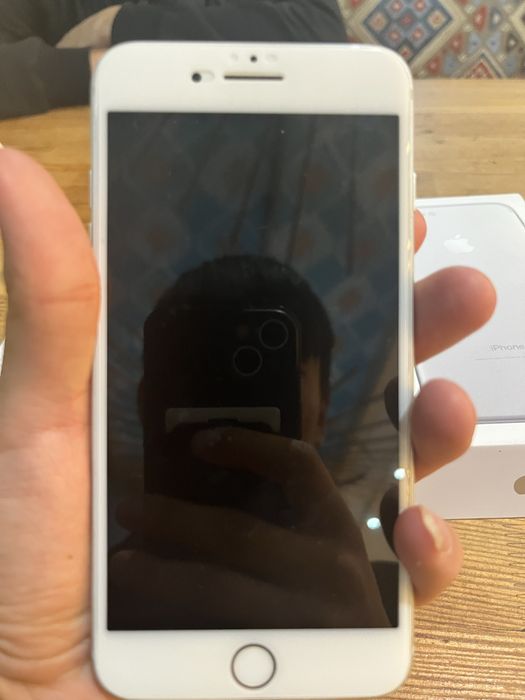 iPhone 7 plus в хорошем состояния