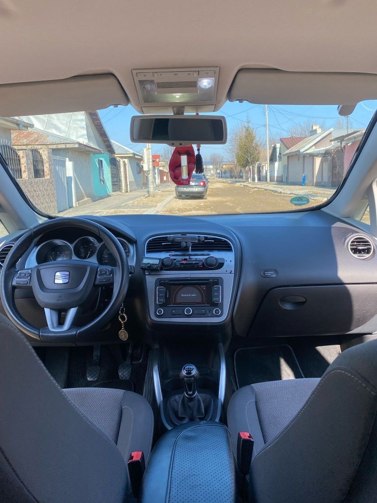 Vând Seat altea xl