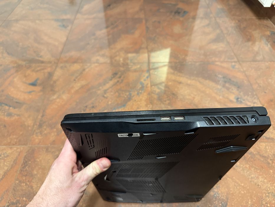 Laptop Gaming MSI RAIDER GE73 RGB 8RF