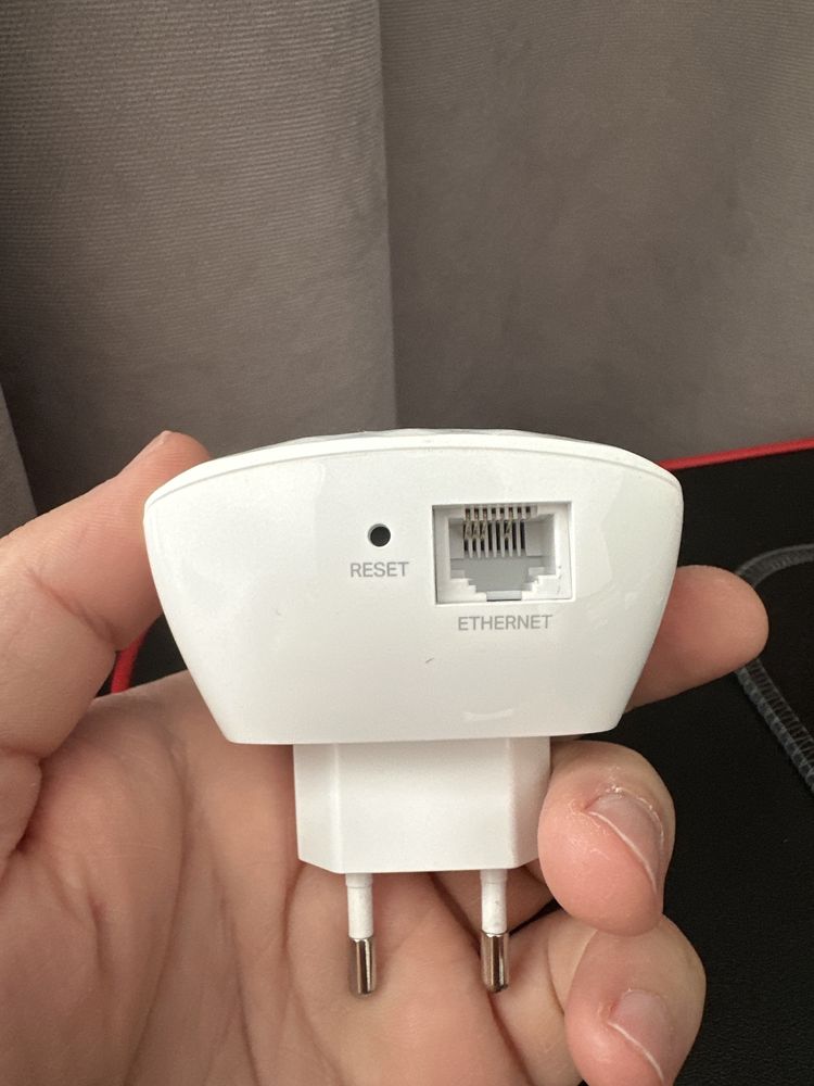 Б/у усилитель WI-FI сигнала TPLink_Extender Re 200 частоты 2,4 г и 5 г