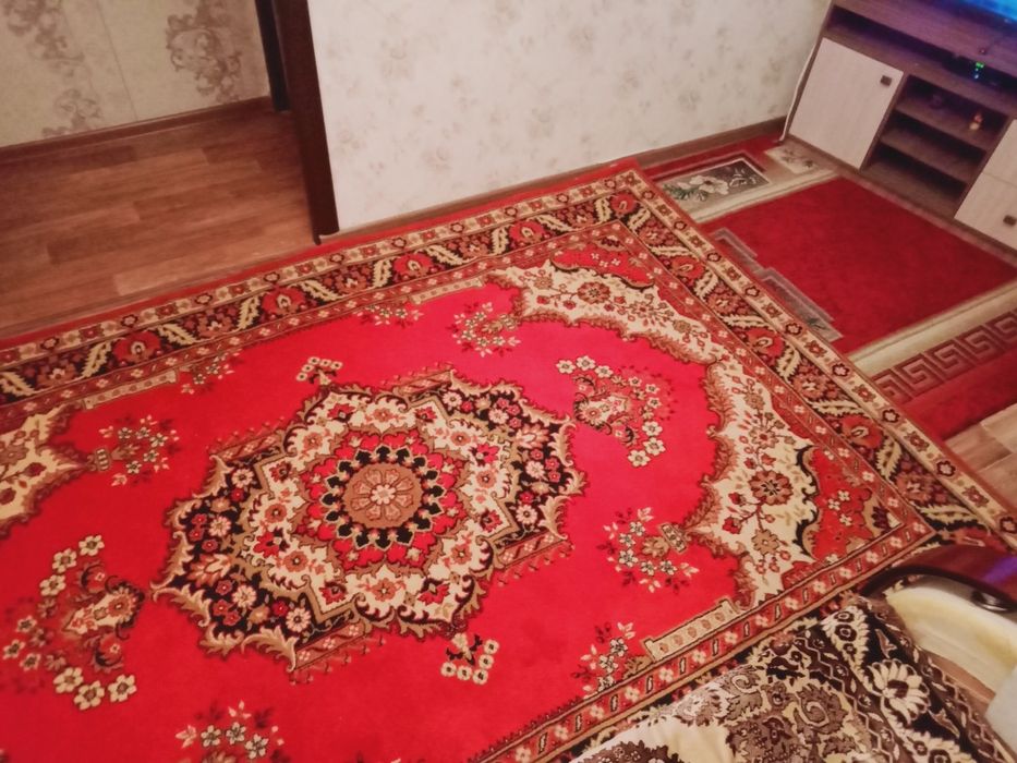 Продам  ковер  б/у  60 000.
