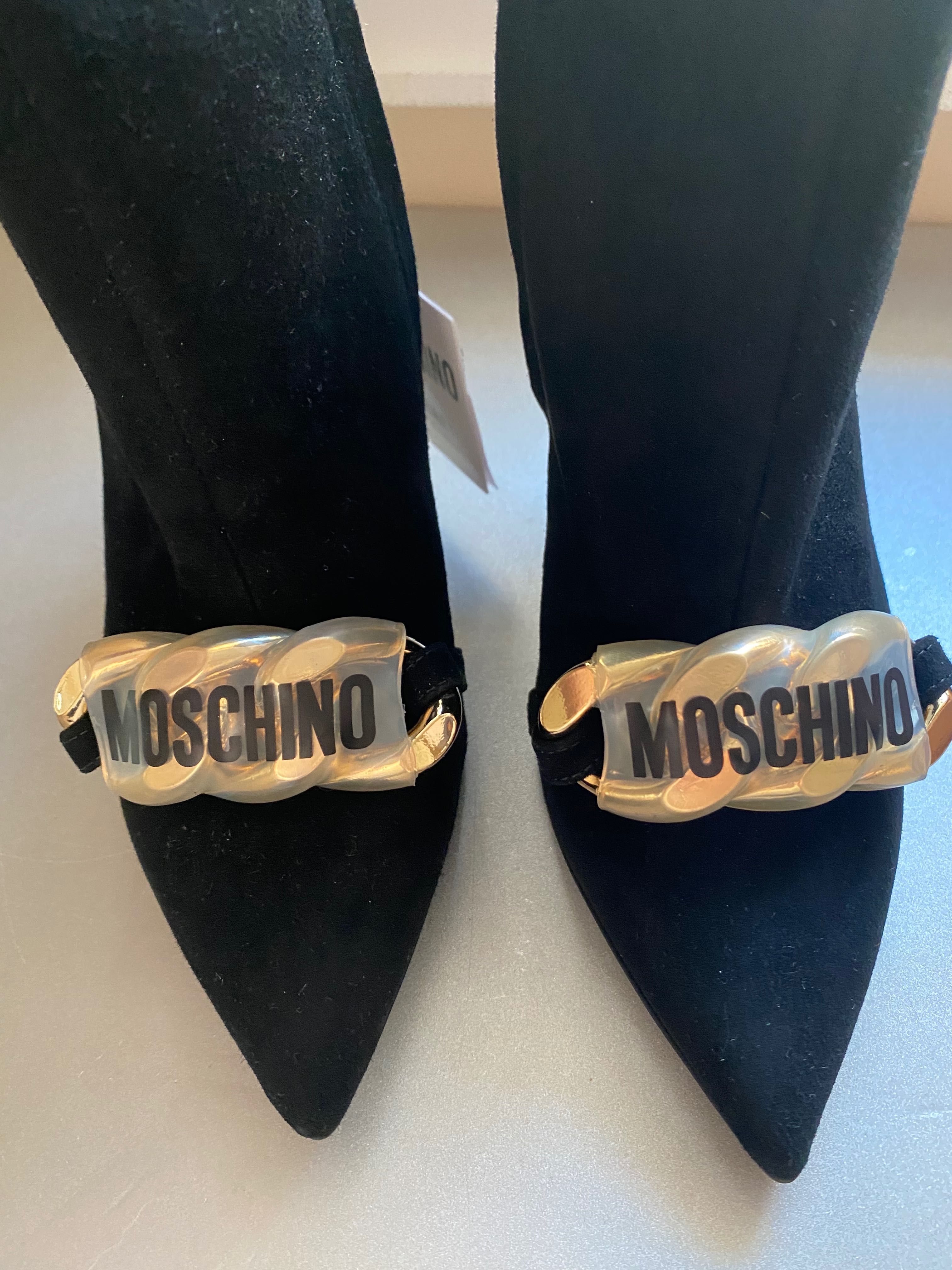 Ghete din piele intoarsa Moschino