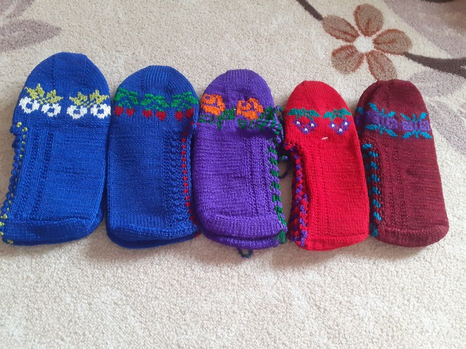 Ръчно плетени нови терлици 3 лв за чифт