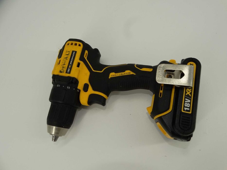 Dewalt DCD 708 със 2 батерии и зарядно - Безчетков винтоверт