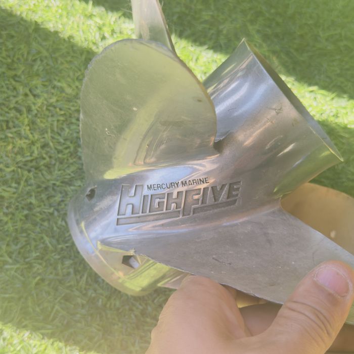 Продам винт нержавеющий для катера