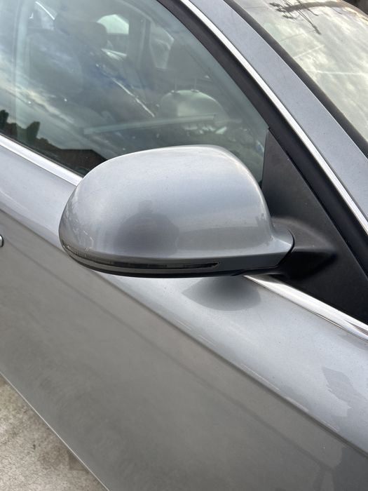 Oglinda dreapta Audi A4 B8 an 2008 cod culoare LY7G