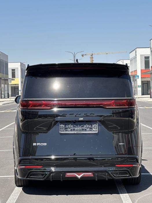 BYD Denza D9 2024