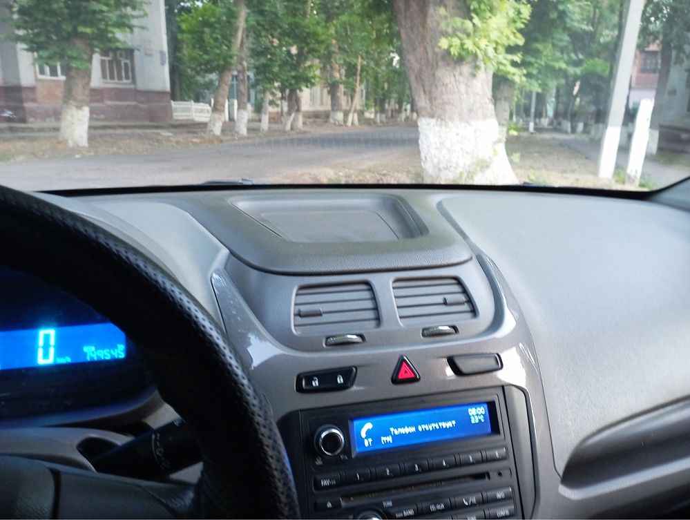 Chevrolet Cobalt (Oq rangli)