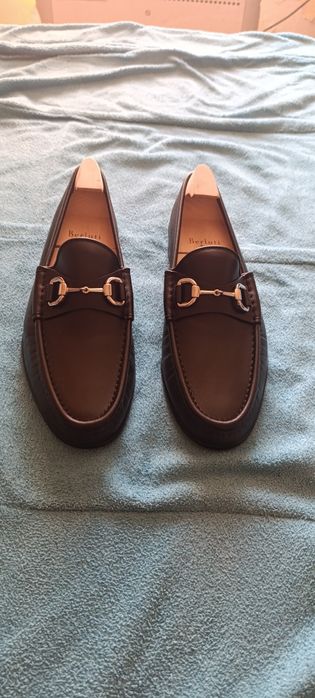 Pantofi Gucci de piele