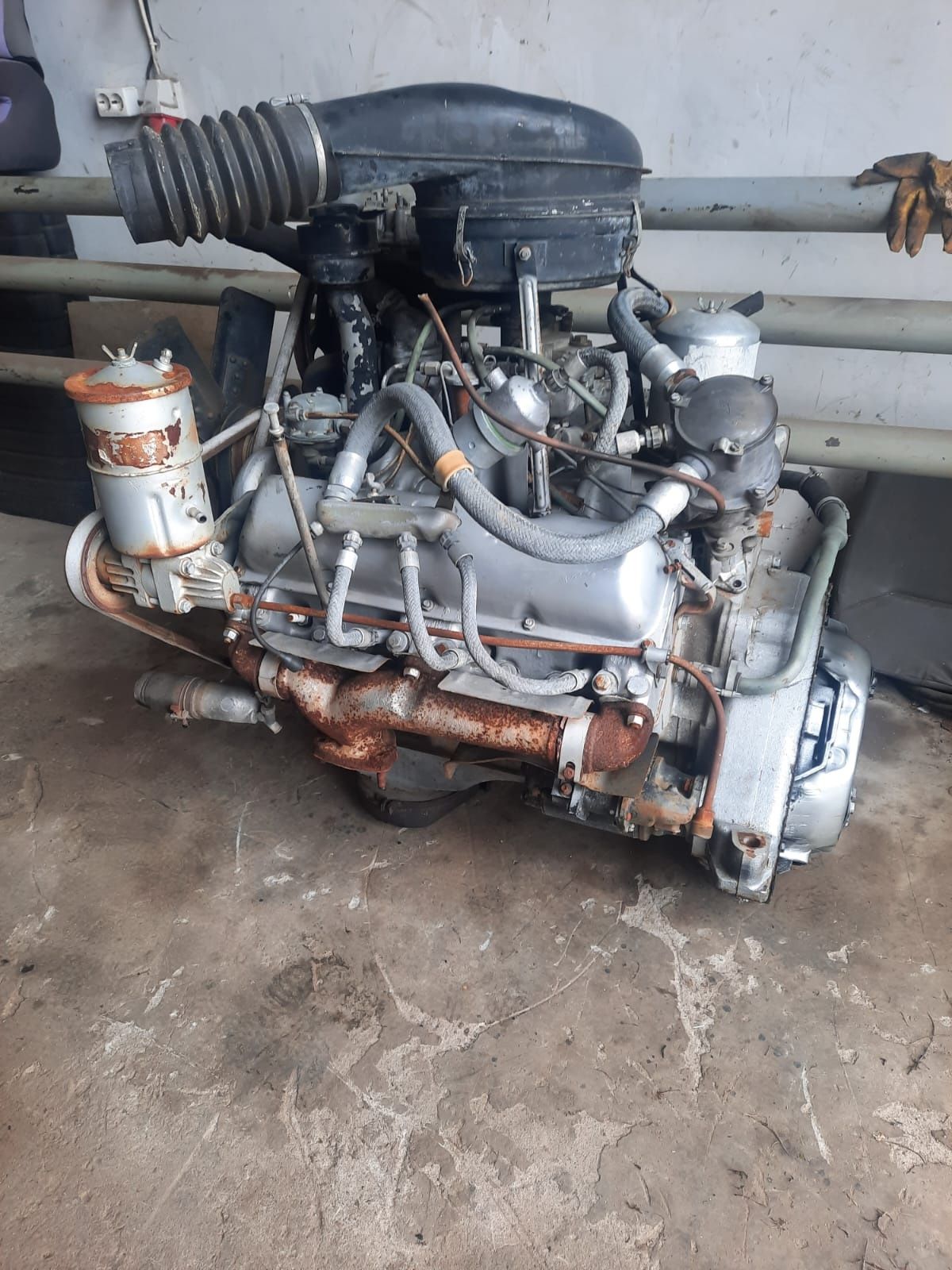 Двигатель  Урал 375 зил 131