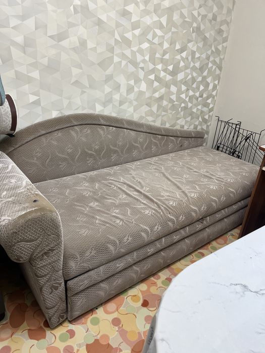 Продам диван раскладной двухспальный