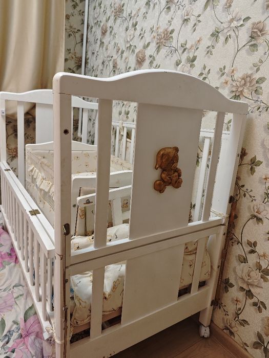 Детская кроватка с люлькой