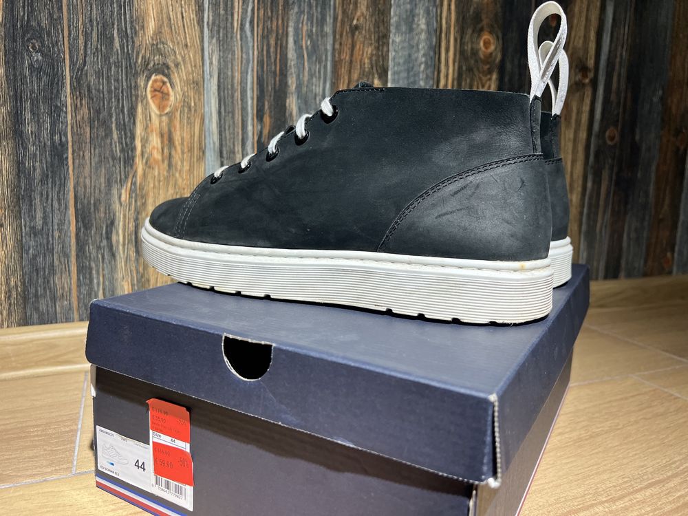 Vând Dr. Martens Baynes Chukka Boots Originale