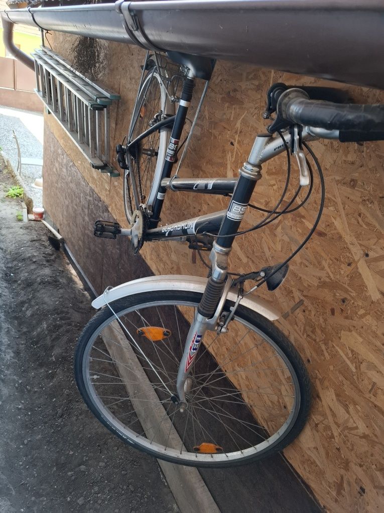 Bicicleta roți 28 impecabila