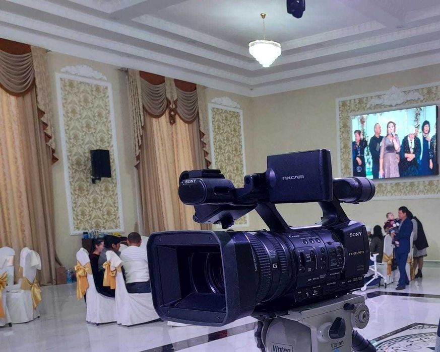 Продам видео камеру SONY HXR-NX5M