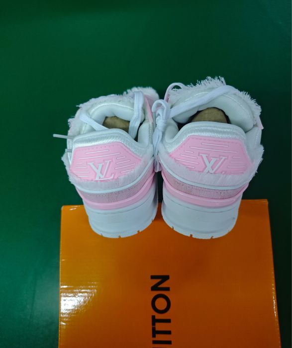 Adidasi Louis Vuitton