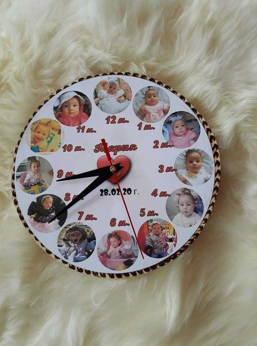 Часовници с колаж на ваши стимки и надпис по желание