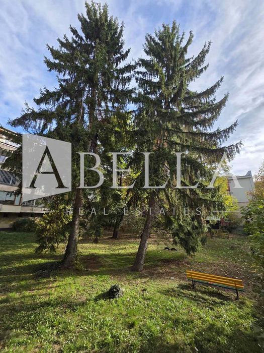 Продава се Тристаен апартамент в София, Лозенец - 95 кв.м за 3422 €/кв.м - Снимка #2