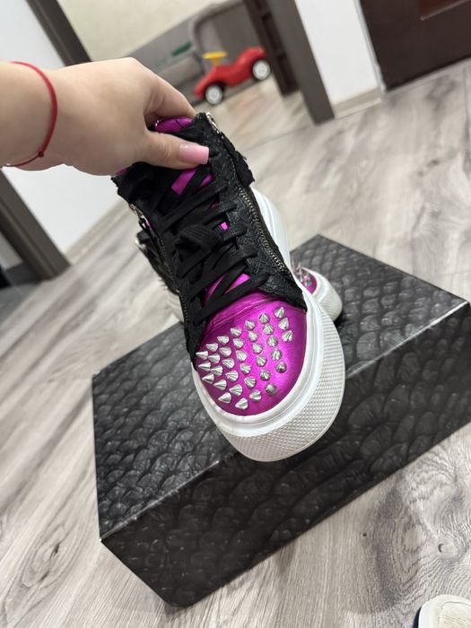 Adidasi Sarbu Atelier