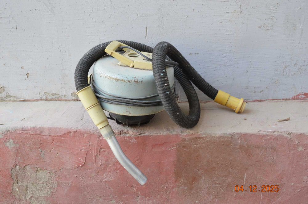 o'zbek tilini bilmayman - старый пылесос для побелки  (краскопульта)