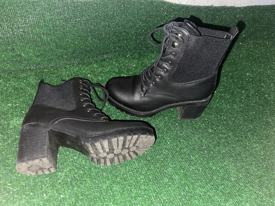 Кожени ластични боти